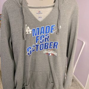 Dodger sweater